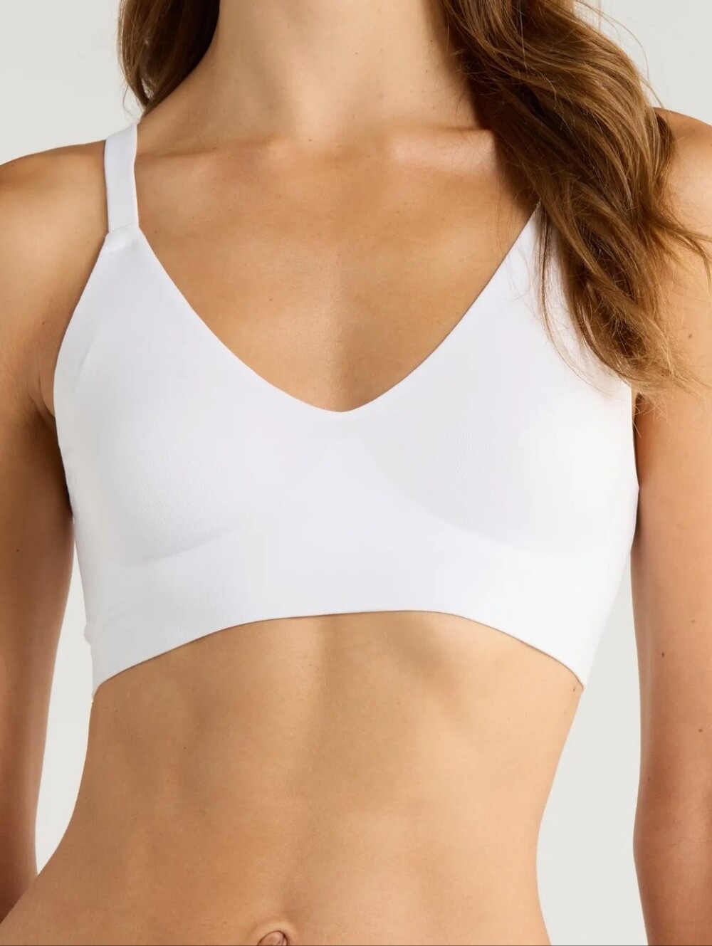 TRUE&CO SOFT FORM V-NECK BRALETTE IN WHITE /SZ:LARGE
